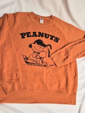 Peanuts x Uniqlo UT "Happiness is a Warm Puppy" Sweatshirt
